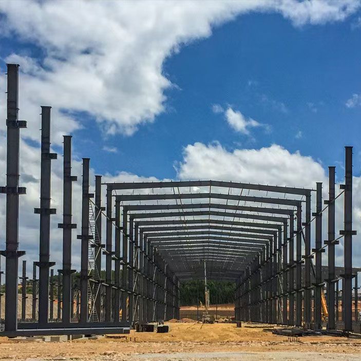 Jakie są zalety wielokondygnacyjnych budynków fabrycznych o konstrukcji stalowej